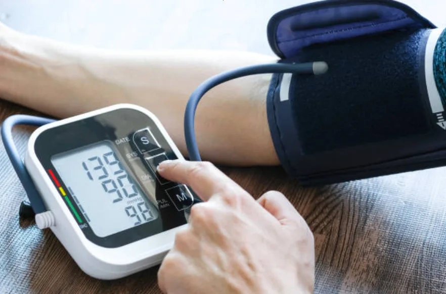 blood pressure monitoring device